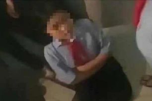 Huế: Làm rõ clip 1 nữ sinh bị nhóm bạn đánh ở nhà vệ sinh của trường
