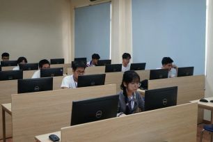Từ tháng 6-2027: Tổ chức thi tốt nghiệp THPT trên máy tính tại các điểm đủ điều kiện