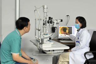 Bệnh nhân bị pháo nổ làm đứt mống mắt được cứu thị lực
