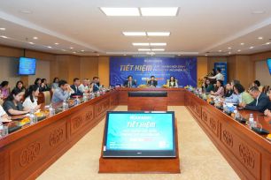 Người dân đang gửi tiết kiệm khoảng 8 triệu tỷ đồng