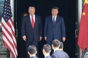 Giới đầu tư quốc tế 'thở phào' sau cuộc đối thoại 100 phút