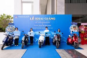 Trường Đại học Văn Hiến được trao giấy Chứng nhận kiểm định cơ sở giáo dục chu kỳ 2