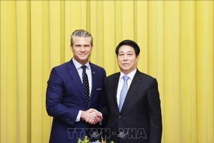 Chủ tịch nước Lương Cường tiếp Bộ trưởng Chiến tranh Mỹ Pete Hegseth