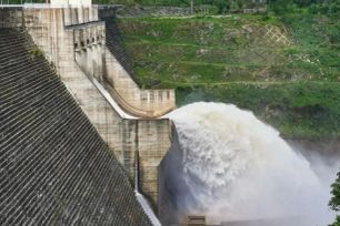 Lãnh đạo Bộ NN-MT trực tiếp kiểm tra các hồ chứa 