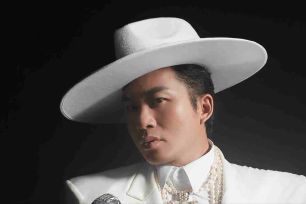 Ca sĩ Tùng Dương: Còn khiếm khuyết là còn cần nỗ lực