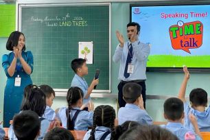 Đưa tiếng Anh thành ngôn ngữ thứ hai trong trường học: Giải bài toán nguồn lực giáo viên