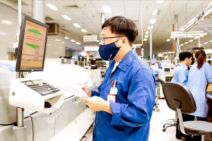 Hình thành nền kinh tế tri thức, xã hội sáng tạo và chính phủ số hiện đại