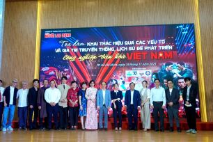 Khai thác hiệu quả giá trị truyền thống lịch sử để phát triển công nghiệp văn hóa Việt Nam