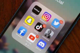 Meta xóa tài khoản người dùng dưới 16 tuổi ở Úc