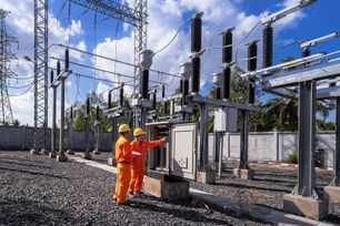 Bộ C&#244;ng Thương sửa đổi quy định về khung gi&#225; ph&#225;t điện v&#224; gi&#225; dịch vụ