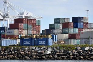 Mỹ gia hạn thuế cho hơn 170 nhóm sản phẩm Trung Quốc