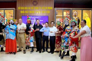 Nghệ sĩ New Zealand khám phá nghệ thuật hát bội 