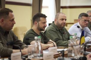 Nội bộ bất ổn, đàm phán hòa bình cho Ukraine chông chênh 