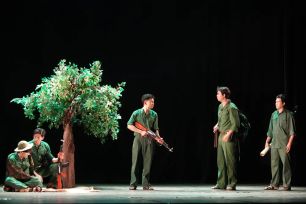 Sân khấu Hồng Hạc sáng đèn vở kịch “Nếu anh còn được sống”