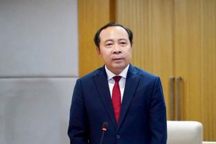 Thứ trưởng Thường trực Bộ Khoa học v&#224; C&#244;ng nghệ nhận nhiệm vụ mới