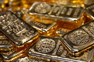 Gi&#225; v&#224;ng điều chỉnh nhẹ trước kỳ vọng Fed hạ l&#227;i suất