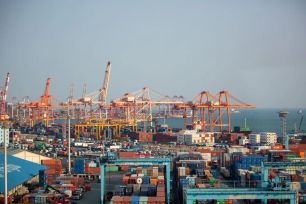 Hàn Quốc xoay trục, giảm lệ thuộc thị trường Mỹ, Trung Quốc