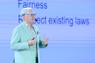 Viện sĩ của Hiệp hội Máy tính Hoa Kỳ chia sẻ bí kíp tránh lừa đảo sử dụng AI 