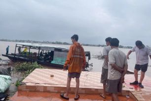 Đồng Tháp công bố khẩn cấp sạt lở bờ sông Tiền