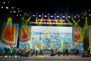 Khai mạc Lễ hội Nghinh Ông Lại Sơn năm 2025