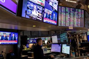 Chứng khoán Mỹ giằng co, nhóm công nghệ phân hóa mạnh