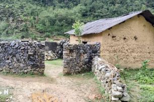 Lũng Cẩm: Gìn giữ bản làng truyền thống người Mông