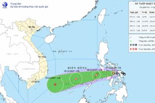 Triều cường ven biển, áp thấp nhiệt đới 'ngấp nghé' Biển Đông