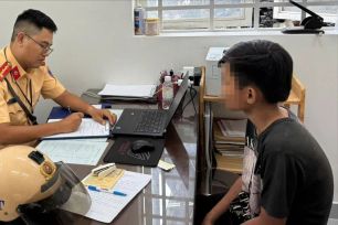 Xử lý nhóm thanh niên “bốc đầu” xe để câu view