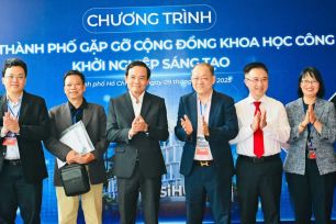 Bí thư Thành ủy TPHCM Trần Lưu Quang đối thoại với cộng đồng khoa học công nghệ