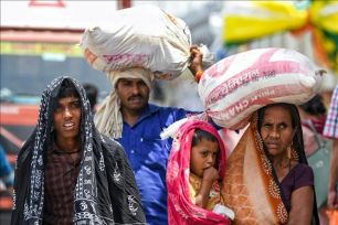 Ấn Độ thử nghiệm 'trả lương' cho các bà nội trợ