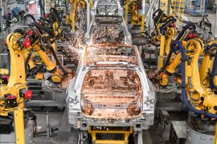 Xuất siêu Trung Quốc lập kỷ lục, sản xuất tăng mạnh bất chấp thuế quan Mỹ