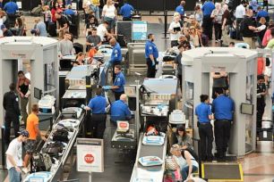 Mỹ yêu cầu du khách nộp lịch sử mạng xã hội 5 năm