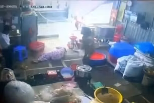 Người đàn ông dùng dao chém "vợ hờ" rồi tự sát 