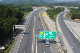 Cao tốc Cam Lộ - La Sơn chuẩn bị mở rộng l&#234;n 4 l&#224;n xe từ ng&#224;y 19/12