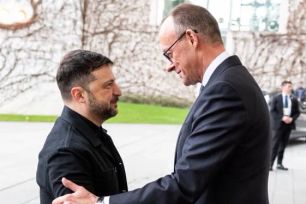 Châu Âu đề xuất cùng Mỹ bảo đảm thỏa thuận hòa bình tiềm năng tại Ukraine