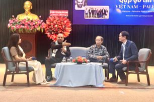 Khát vọng tự do và hòa bình từ thi ca