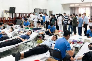 Y bác sĩ Bệnh viện Đa khoa Bình Dương hiến 310 đơn vị máu an toàn