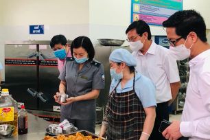 Tăng cường kiểm tra đột xuất về an toàn thực phẩm dịp Tết