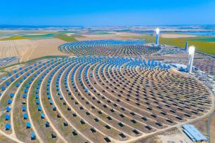 Năng lượng toàn cầu 2026: Dòng vốn kỷ lục và cuộc đua làm chủ công nghệ