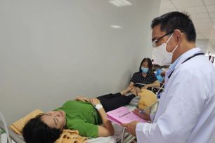 Gần 70 người nhập viện nghi do ngộ độc thực phẩm sau khi ăn bánh mì