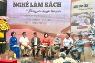 Lắng nghe những người làm sách kể chuyện