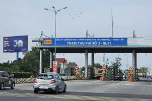 TP.HCM yêu cầu tháo dỡ khẩn trạm thu phí BOT quốc lộ 51 trước 31/12