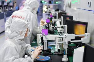 Mỹ hoãn áp thuế chip Trung Quốc đến năm 2027 