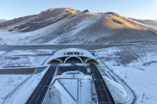 Đường hầm cao tốc dài nhất thế giới thông xe