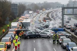 Nhật Bản: Tai nạn liên hoàn giữa 50 phương tiện trên cao tốc 