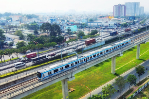Người dân TP.HCM được đi xe buýt, metro miễn phí dịp Tết Dương lịch