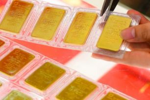 Mua vàng bằng tiền mặt có thể bị phạt đến 20 triệu đồng