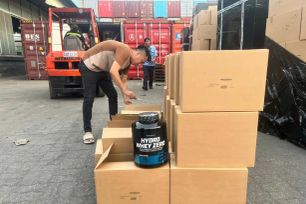 TPHCM triệt phá đường dây buôn lậu 50.000 lọ thuốc thực phẩm chức năng