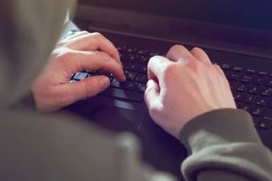 2 chuyên gia bảo mật của Mỹ tiếp tay cho nhóm tin tặc khét tiếng