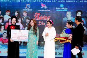 Đêm nhạc "Thương lắm miền Trung" ủng hộ người dân miền Trung bị thiên tai